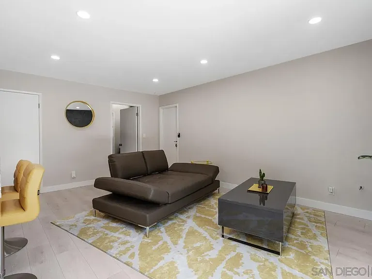 1516 Encino Ave #B — Photo 12