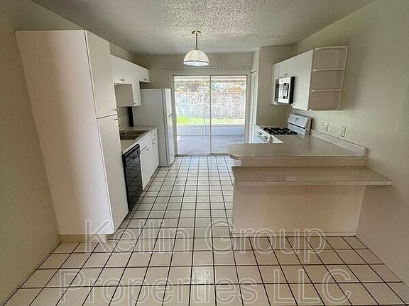 5th image of 161 Rebecca Dr NE #F48f22b0d