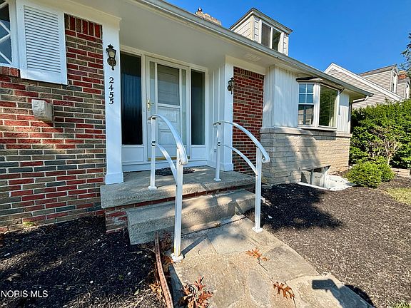 3rd image of 2455 Eastmoreland Dr