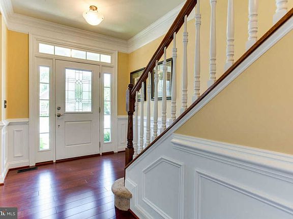 2nd image of 6527 Macklin St