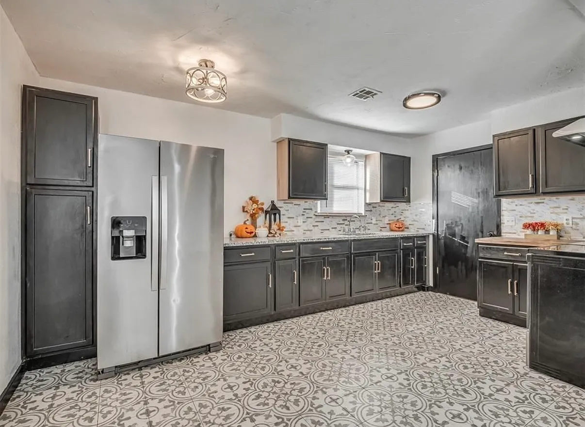 3 bed, 1006 sqft, $1,250 — Photo 4