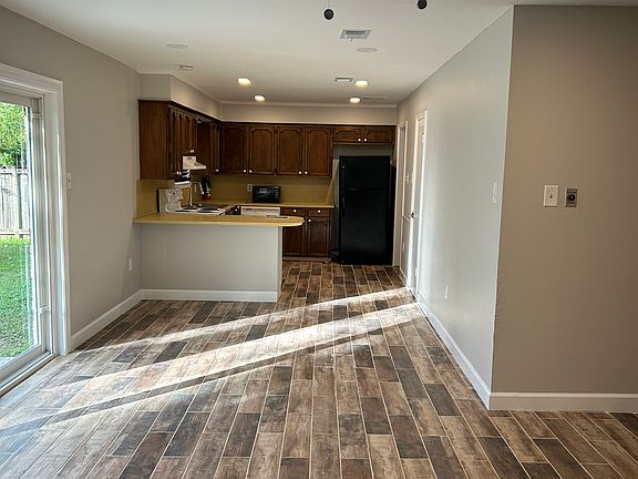 2nd image of 15324 Schafer Ave