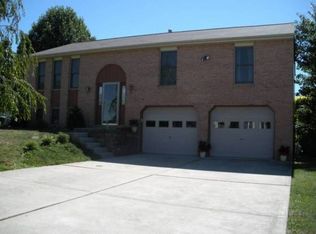 191 Barrington Rdg, Delmont, PA 15626