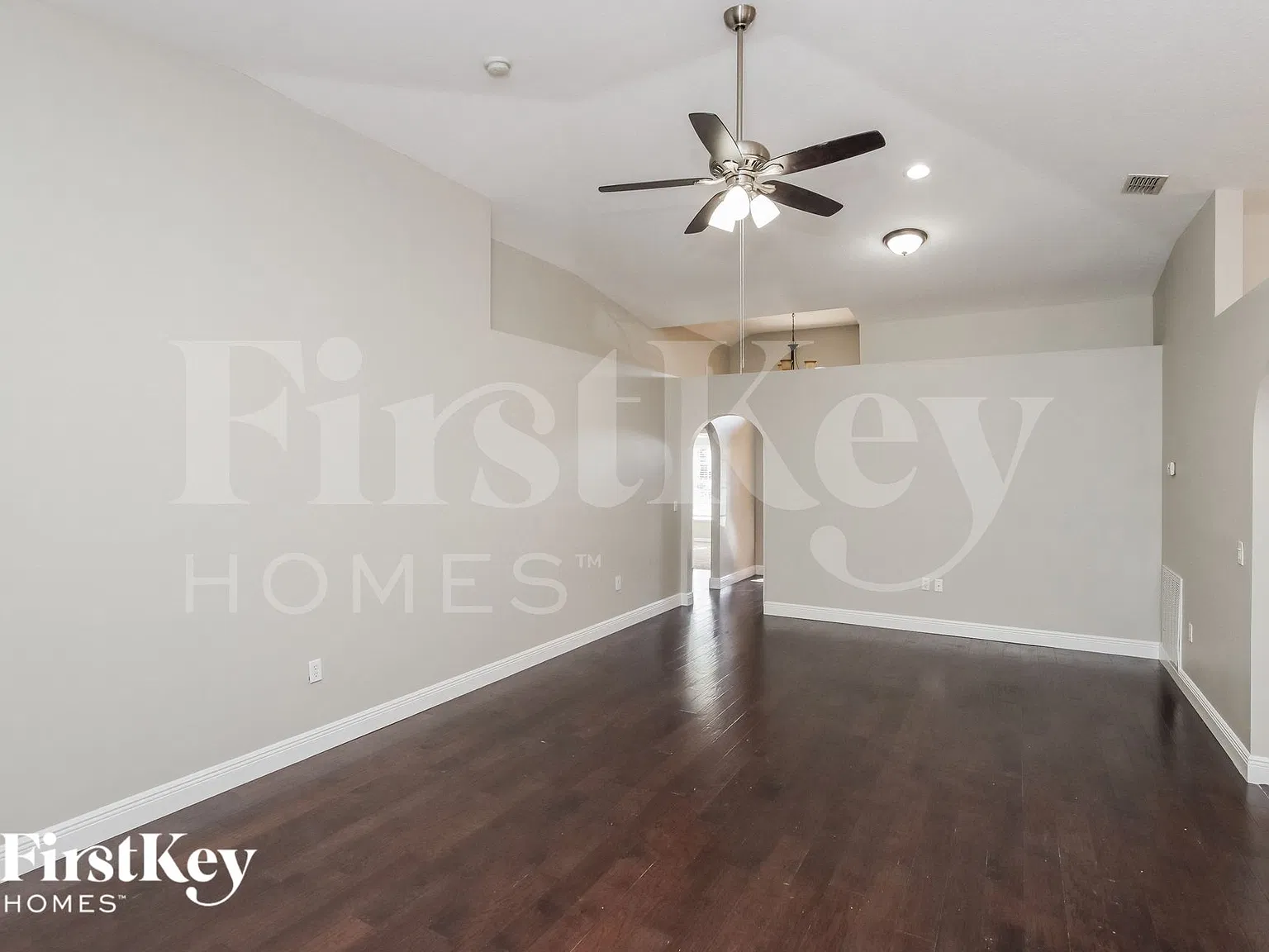 4 bed, 2.0 bath, 1865 sqft, $2,660 — Photo 3