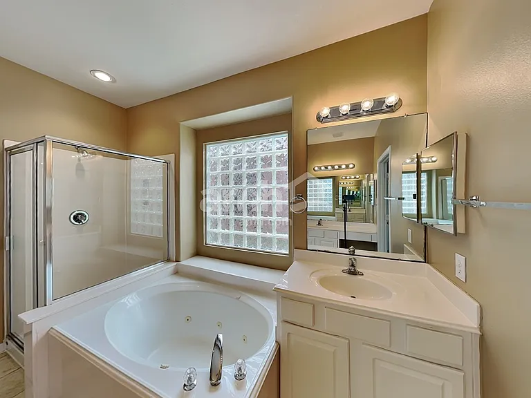 12102 Oxford Trails Dr — Photo 15