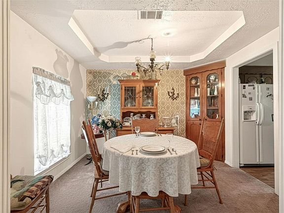 5th image of 262 Magnolia Rd