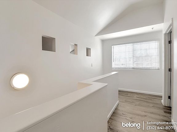 5th image of 1050 S Burlington Ave Unit 4