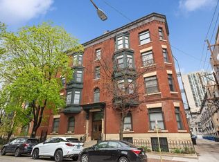 122 W Delaware Pl APT 4W, Chicago, IL 60610