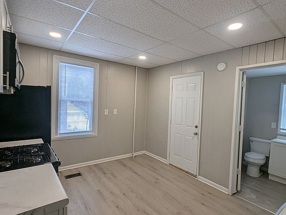 5th image of 618 Douglas Ct