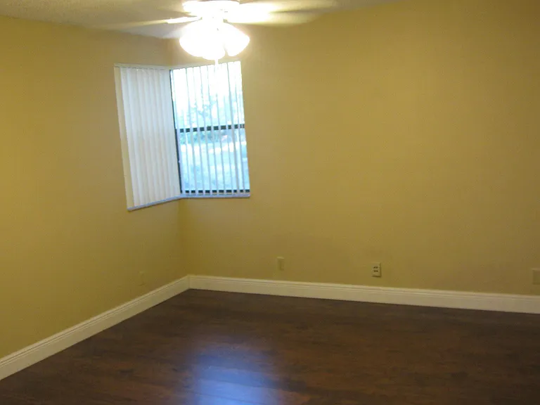 5721 Riverside Dr #102 — Photo 12