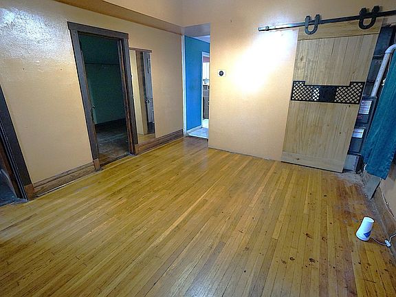 4th image of 2233 N Kenneth Ave
