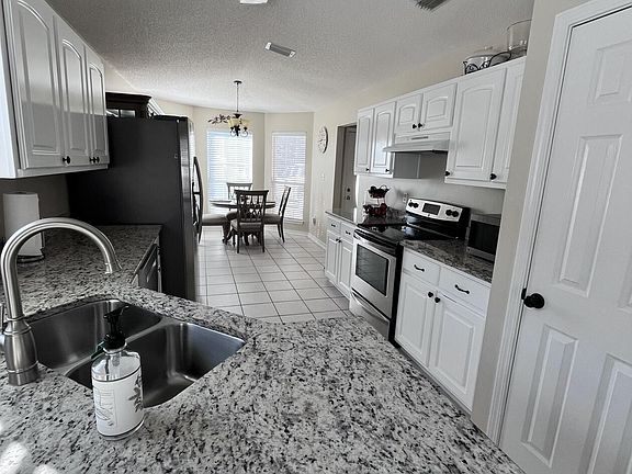 5th image of 1619 Fenwick Ave