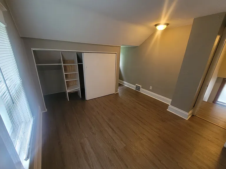 1327 Summit Ave — Photo 13