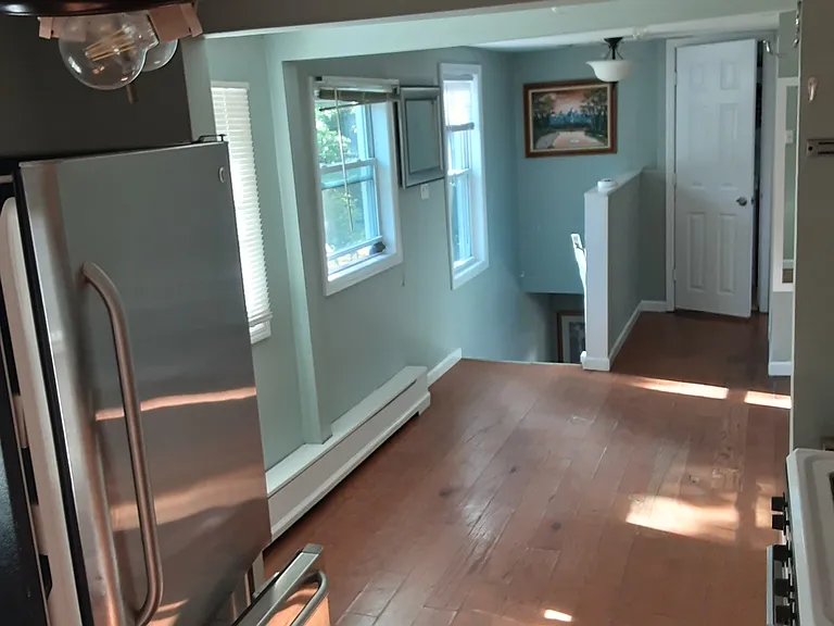 51 Willow Ave — Photo 2