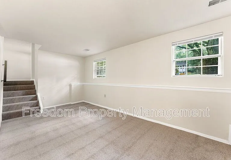 2516 Tabor Ct — Photo 27