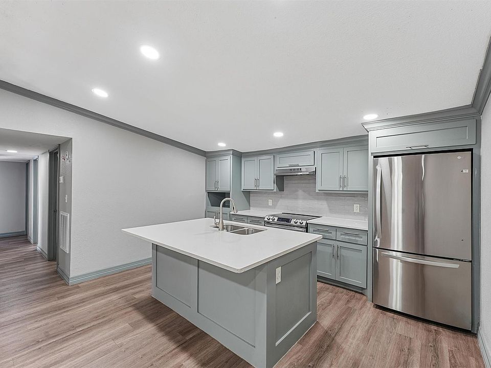 1st image of 110 Robin St