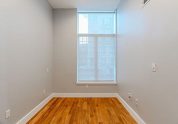 5th image of 46 Meserole St APT 1A
