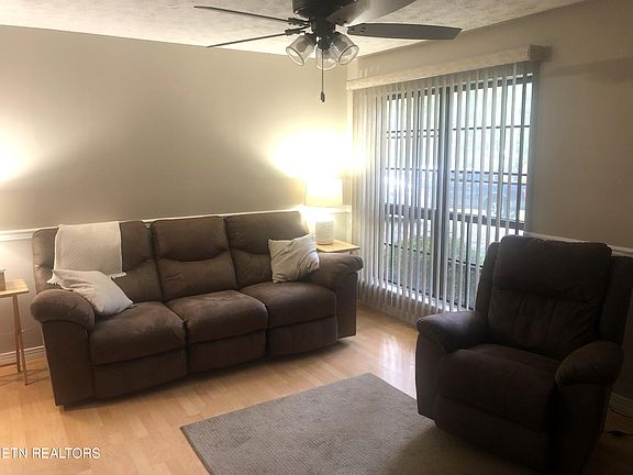 4th image of 210 Scarlett Dr