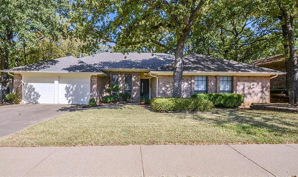 1st image of 312 Heneretta Dr