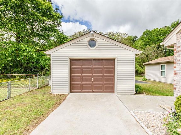 4th image of 4108 Lee Dr