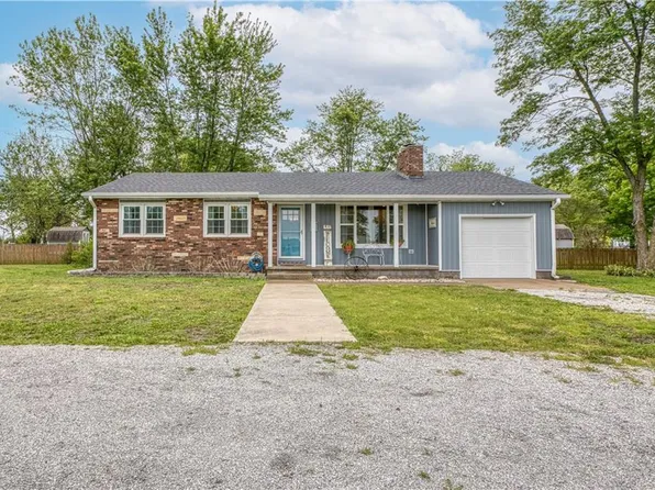 807 Carline Rd, Girard, KS 66743
