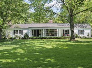 7 High St, Hudson, OH 44236