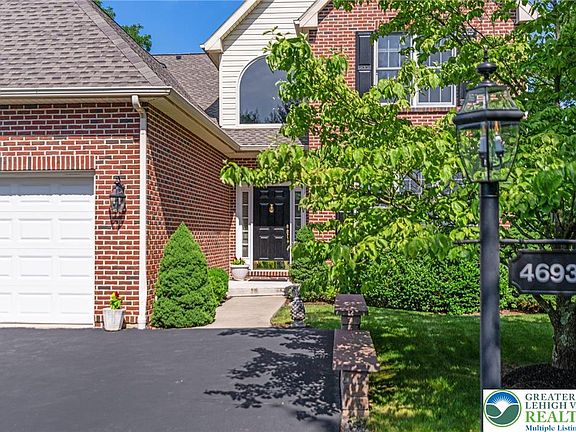2nd image of 4693 Pinehurst Cir