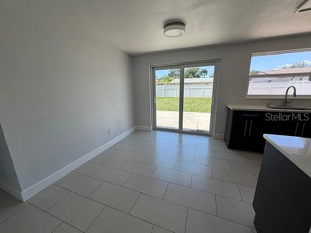 7904 Woodvine Cir — Photo 5