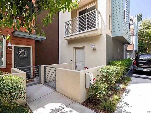 2nd image of 316 Antoni Gln Unit 902