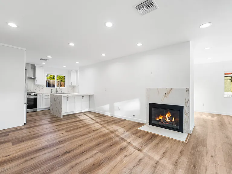 3113 Prospect Ave — Photo 4