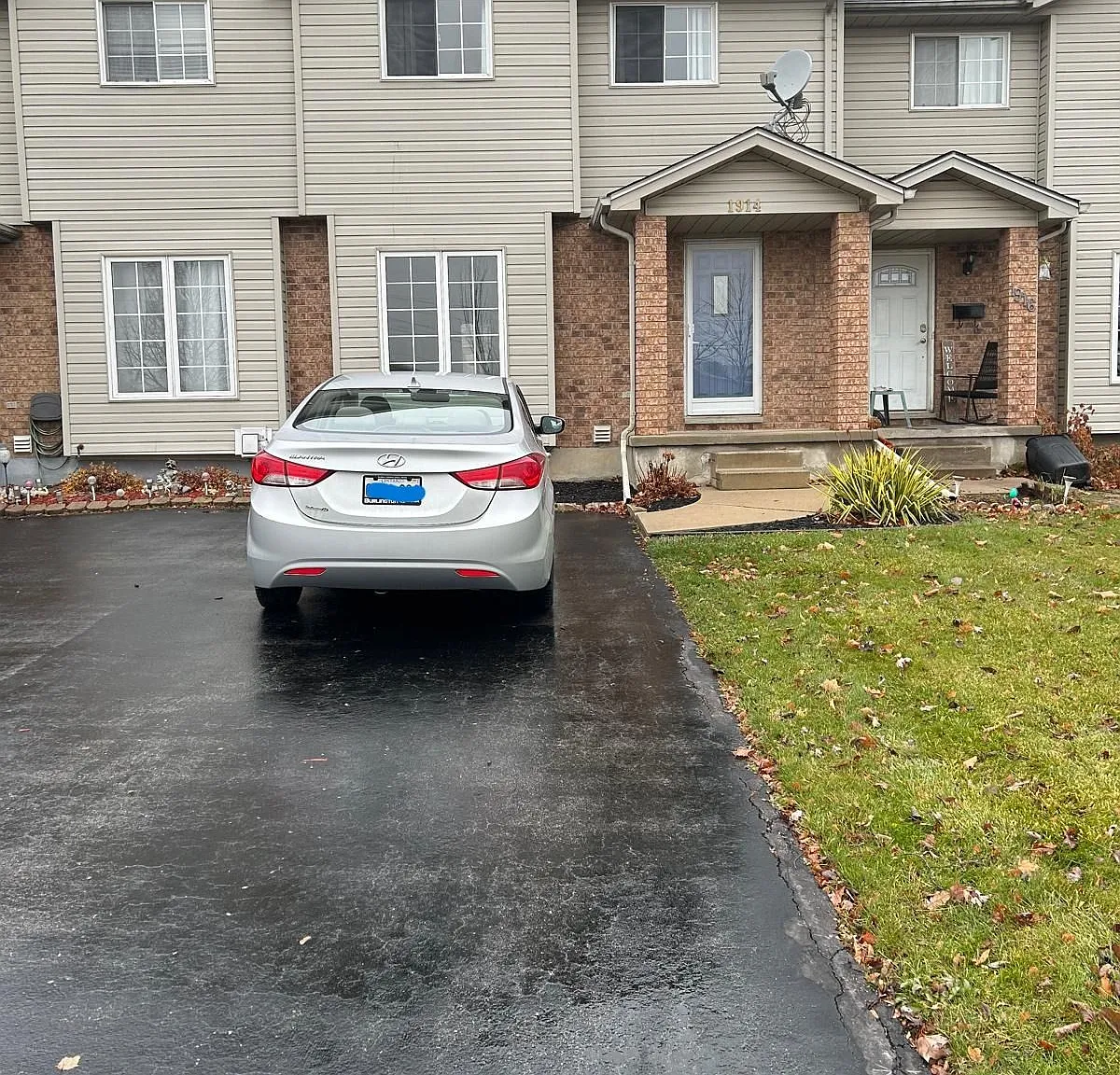 3 bed, $2,300 — Photo 1