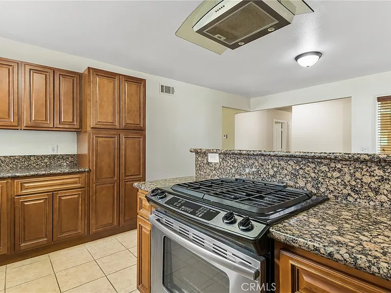 2960 Sterling St — Photo 8