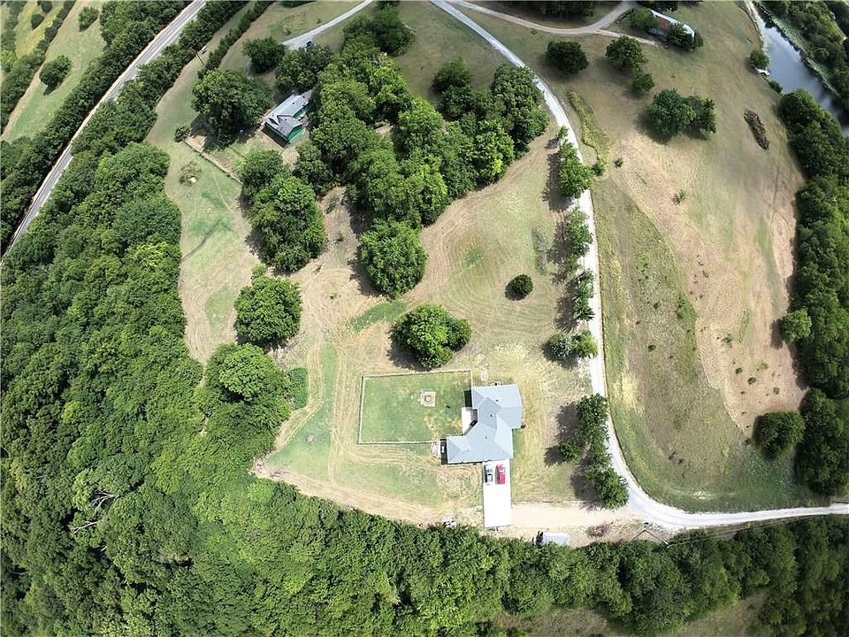 1st image of 375 Glen Meadows Dr