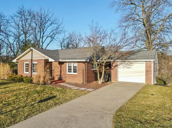 1215 Macungie Ave, Emmaus, PA 18049