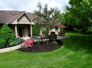329 Village Green Dr, Mcmurray, PA 15317