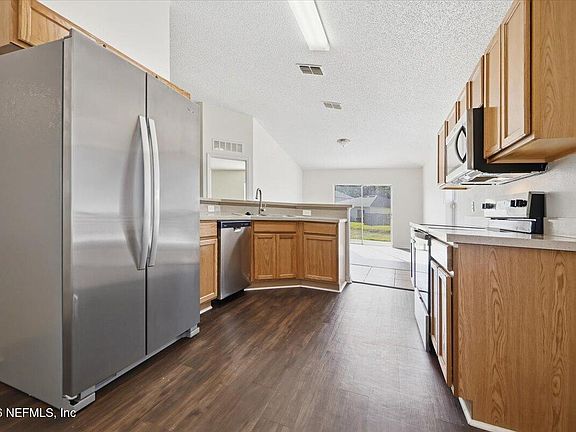 4th image of 8058 N MISTY MEADOWS Court
