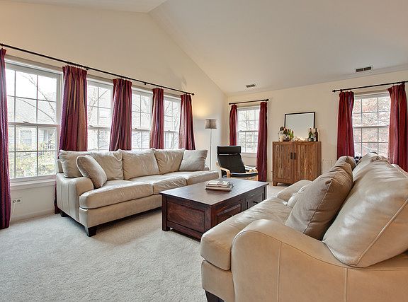 5th image of 113 Princeton Ln #113