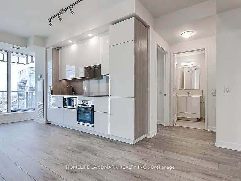 28 Freeland St #1708 — Photo 10