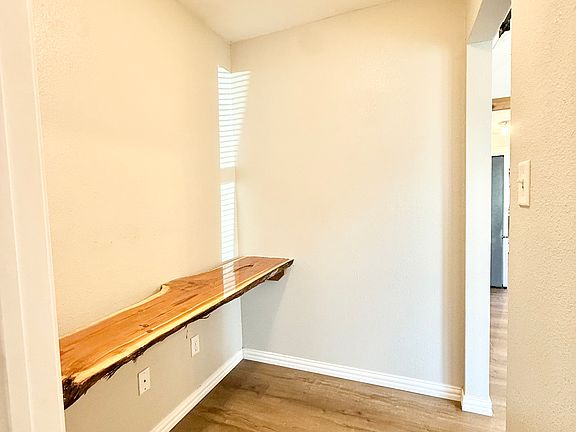 5th image of 120 Stewart Bend Ct #B