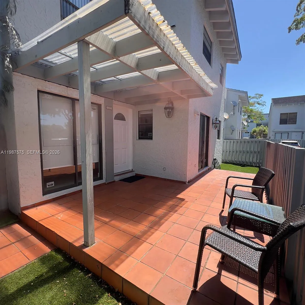 Building Photo - 10550 NW 7th Ter #B7