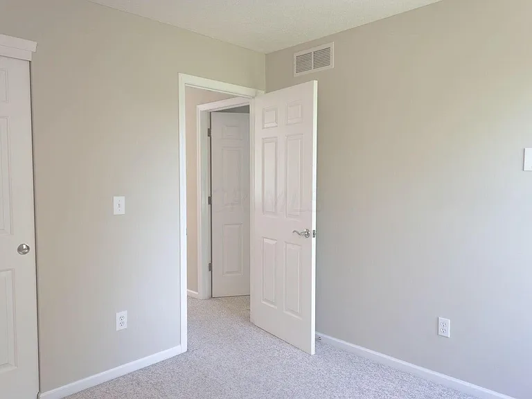 7492 Fairfield Lakes Dr — Photo 26