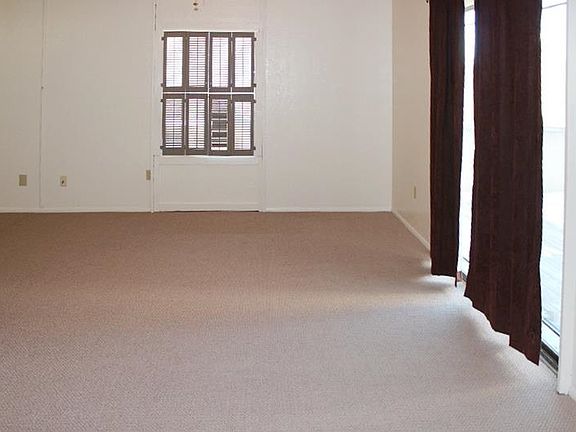 4th image of 402 NW Rogers Ln APT E