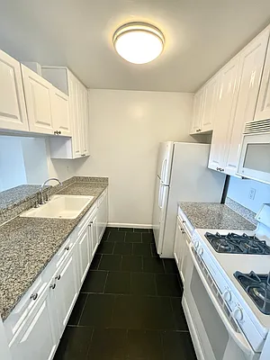 Rented by Addison Property Group | media 7