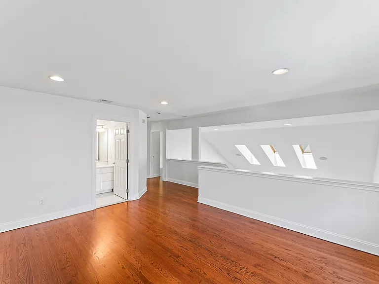 368 Hoyt St — Photo 29