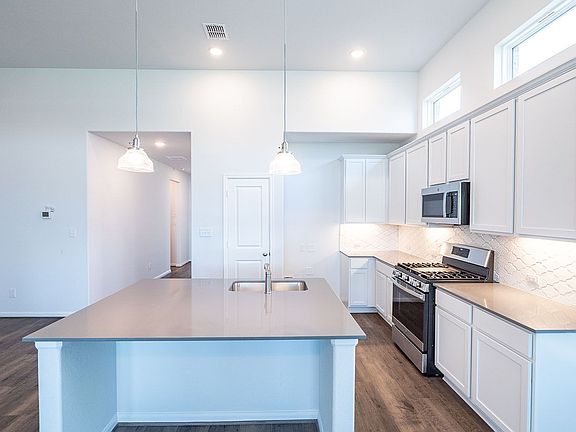 4th image of 865 Blue-oak Blvd #1
