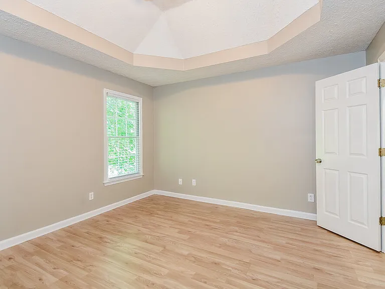 503 Brooksdale Dr — Photo 9