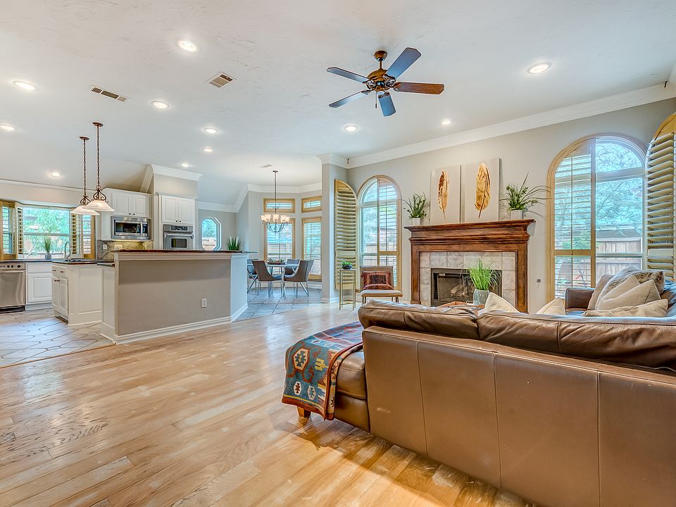 1st image of 110 Westwind Dr
