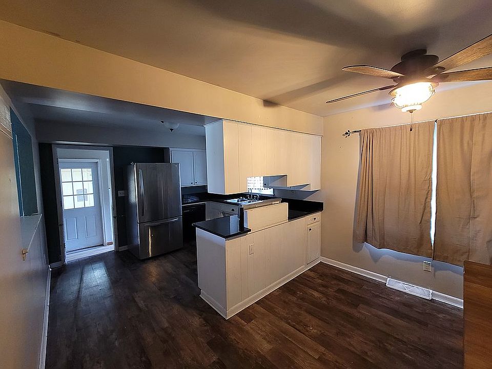 2nd image of 211 N 5th St