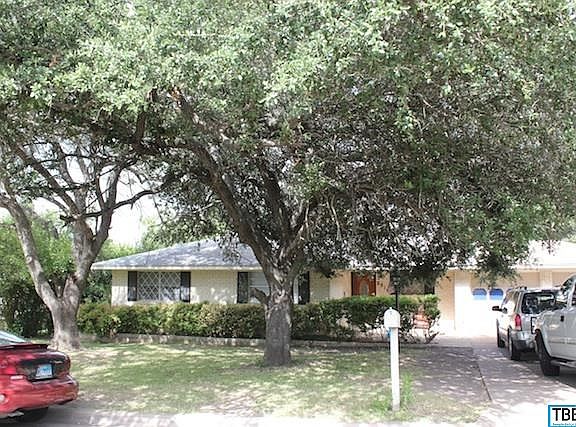 3rd image of 2514 Blue Jay Dr