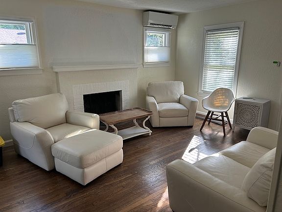 5th image of 454 Shiloh Dr
